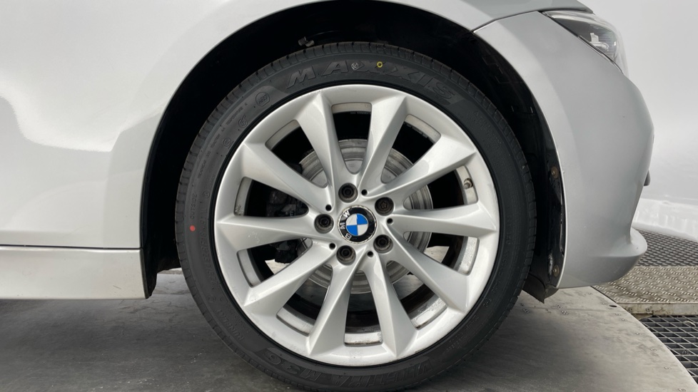 BMW 3 Series 320d SE 4dr Step Auto Diesel Saloon - Image 14