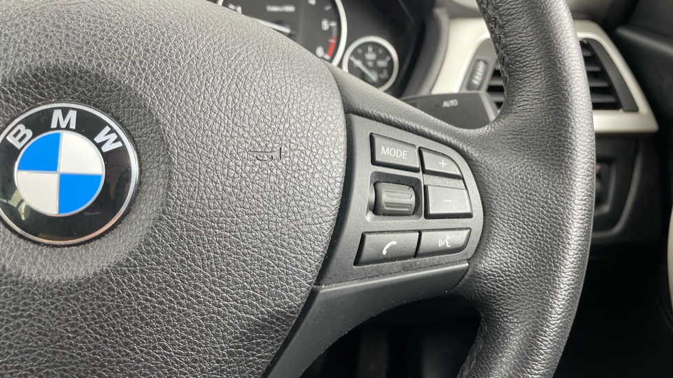 BMW 3 Series 320d SE 4dr Step Auto Diesel Saloon - Image 18
