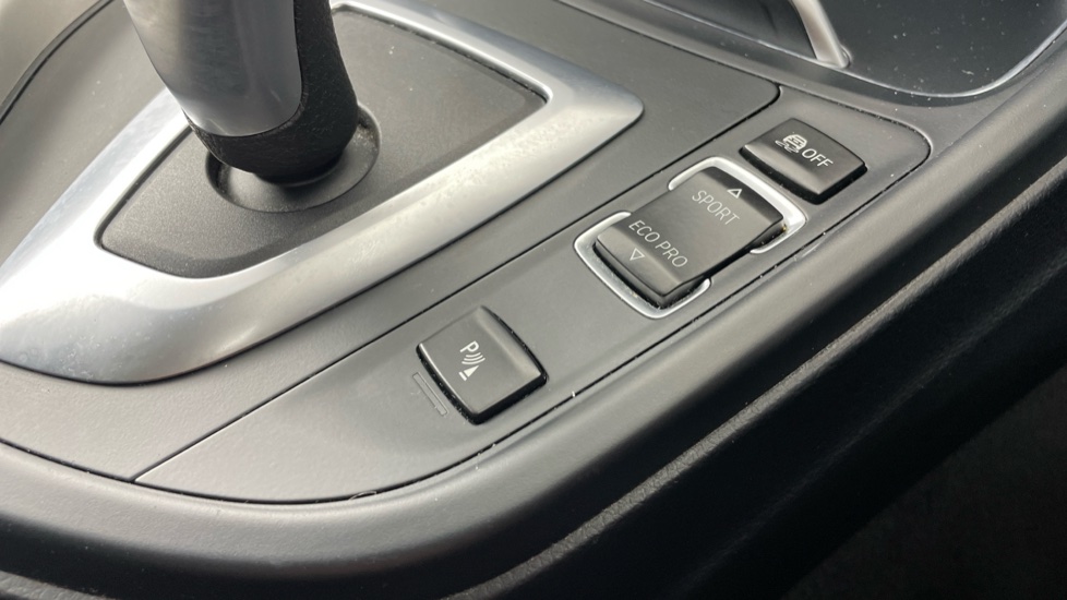 BMW 3 Series 320d SE 4dr Step Auto Diesel Saloon - Image 19