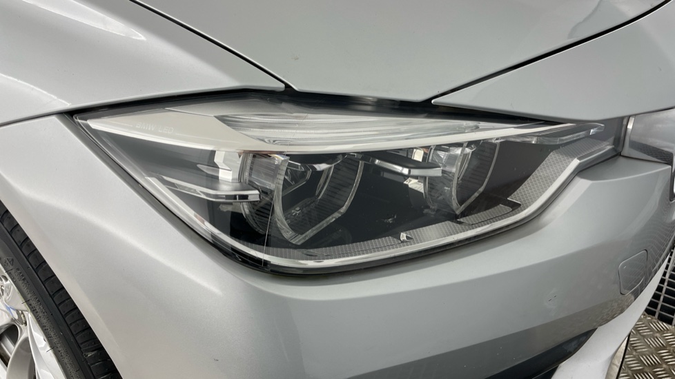 BMW 3 Series 320d SE 4dr Step Auto Diesel Saloon - Image 23