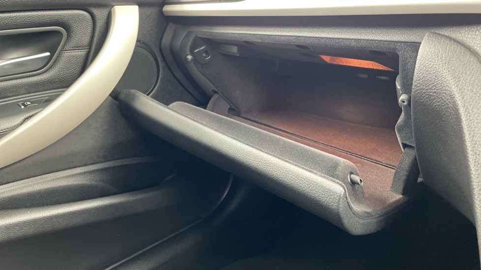 BMW 3 Series 320d SE 4dr Step Auto Diesel Saloon - Image 69