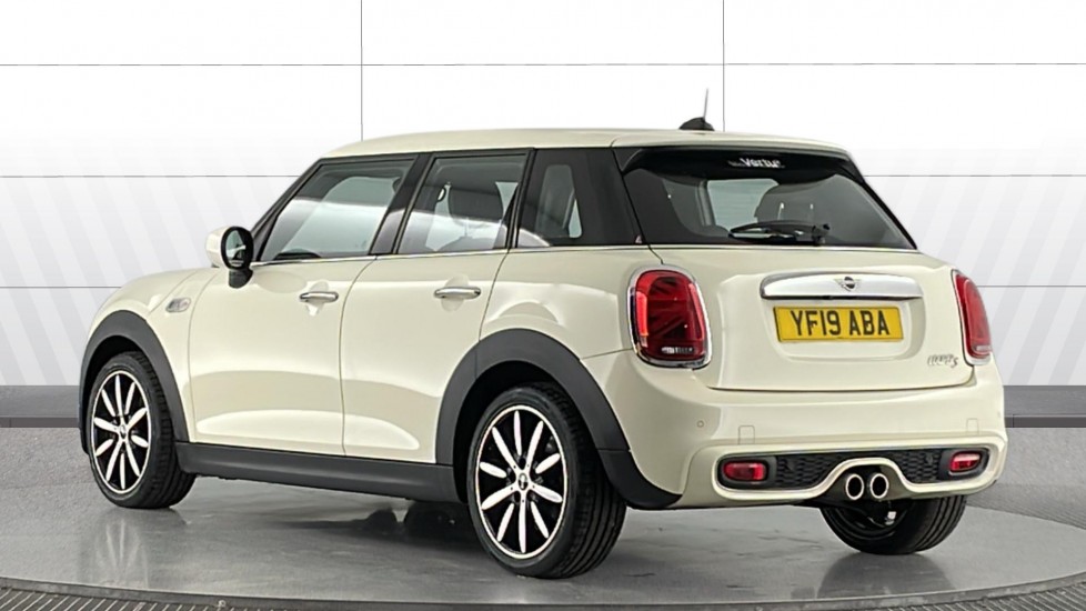 MINI Hatchback 2.0 Cooper S Exclusive II 5dr [Comfort Pack] Petrol Hatchback - Image 2