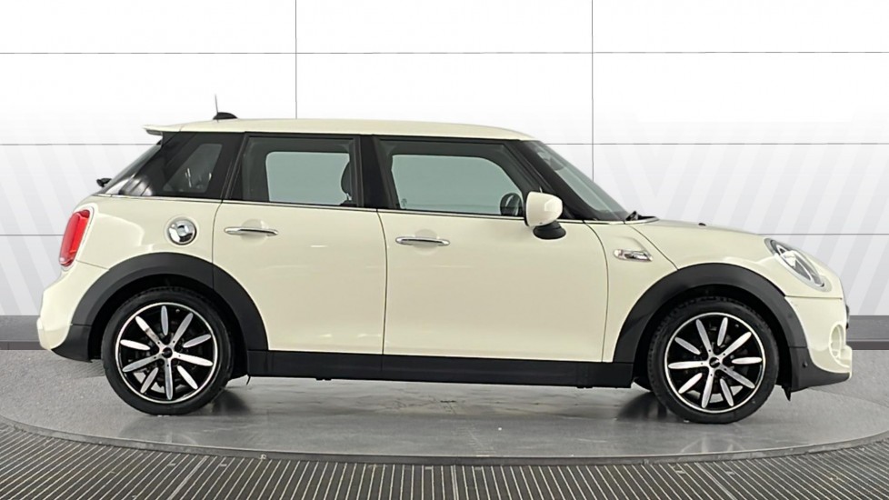 MINI Hatchback 2.0 Cooper S Exclusive II 5dr [Comfort Pack] Petrol Hatchback - Image 3