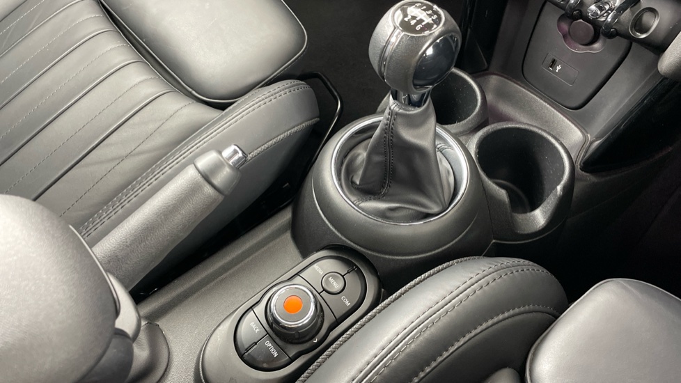 MINI Hatchback 2.0 Cooper S Exclusive II 5dr [Comfort Pack] Petrol Hatchback - Image 10
