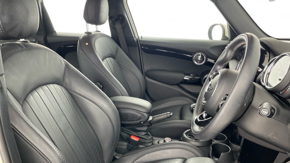 MINI Hatchback 2.0 Cooper S Exclusive II 5dr [Comfort Pack] Petrol Hatchback - Image 11
