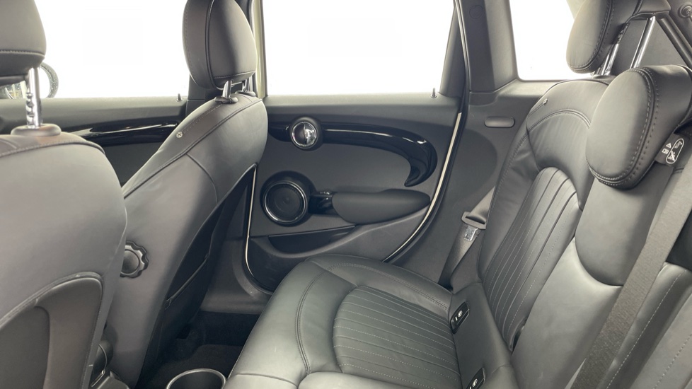 MINI Hatchback 2.0 Cooper S Exclusive II 5dr [Comfort Pack] Petrol Hatchback - Image 12