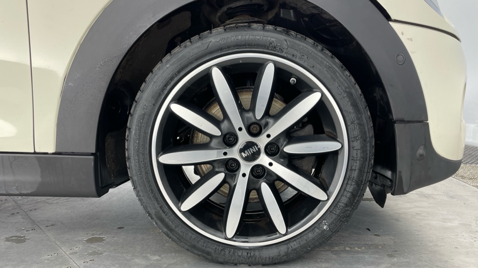 MINI Hatchback 2.0 Cooper S Exclusive II 5dr [Comfort Pack] Petrol Hatchback - Image 14