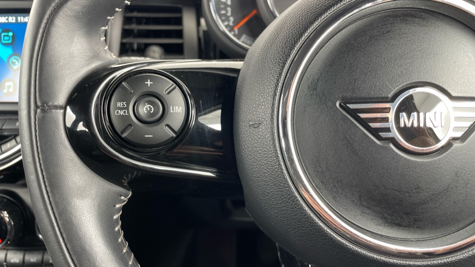 MINI Hatchback 2.0 Cooper S Exclusive II 5dr [Comfort Pack] Petrol Hatchback - Image 17