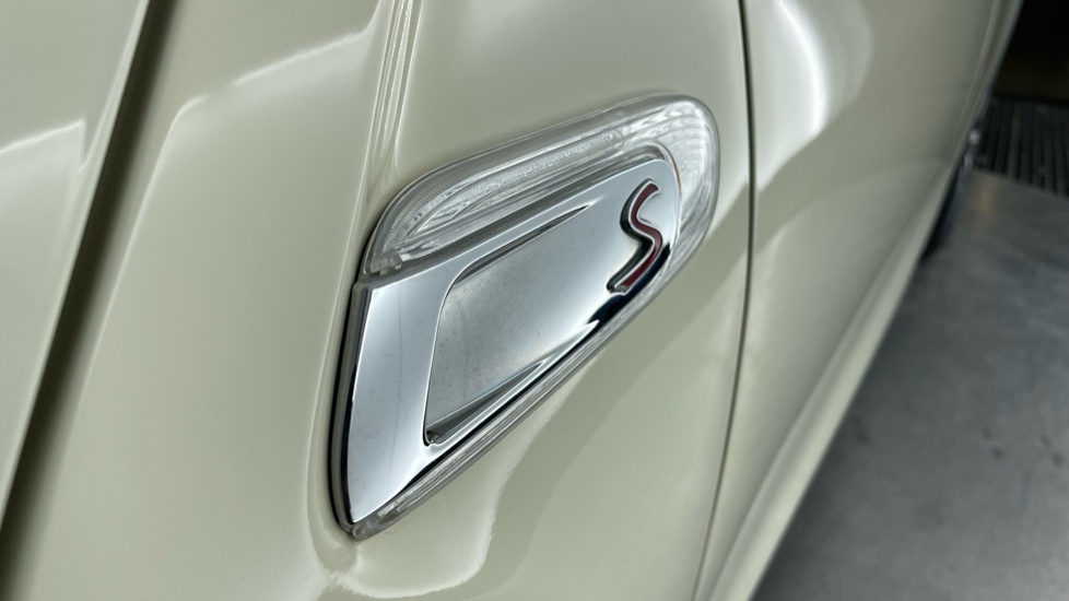 MINI Hatchback 2.0 Cooper S Exclusive II 5dr [Comfort Pack] Petrol Hatchback - Image 26