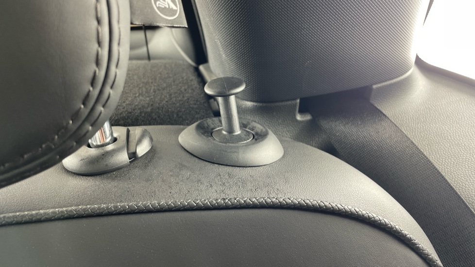 MINI Hatchback 2.0 Cooper S Exclusive II 5dr [Comfort Pack] Petrol Hatchback - Image 38