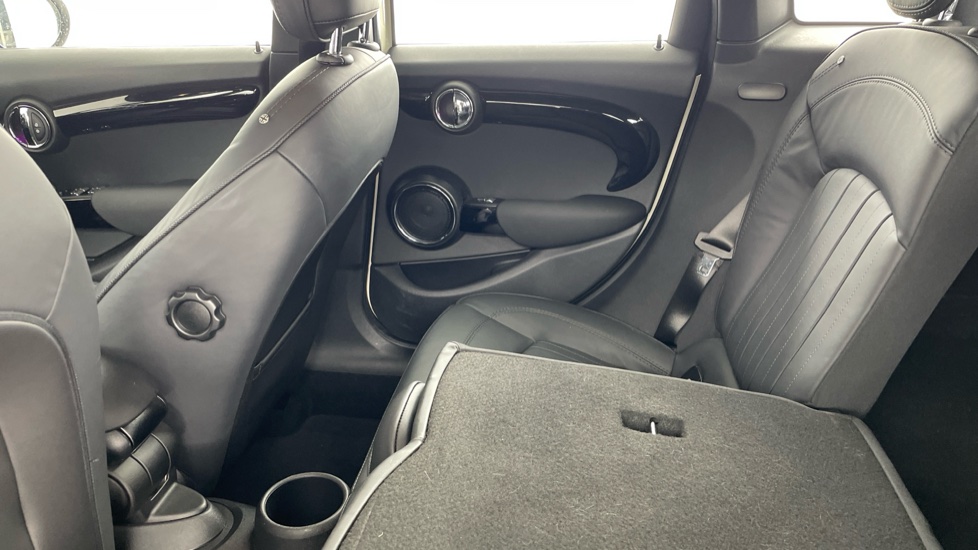 MINI Hatchback 2.0 Cooper S Exclusive II 5dr [Comfort Pack] Petrol Hatchback - Image 39