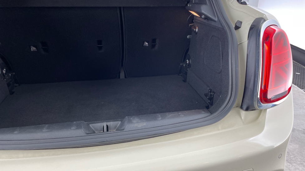 MINI Hatchback 2.0 Cooper S Exclusive II 5dr [Comfort Pack] Petrol Hatchback - Image 41