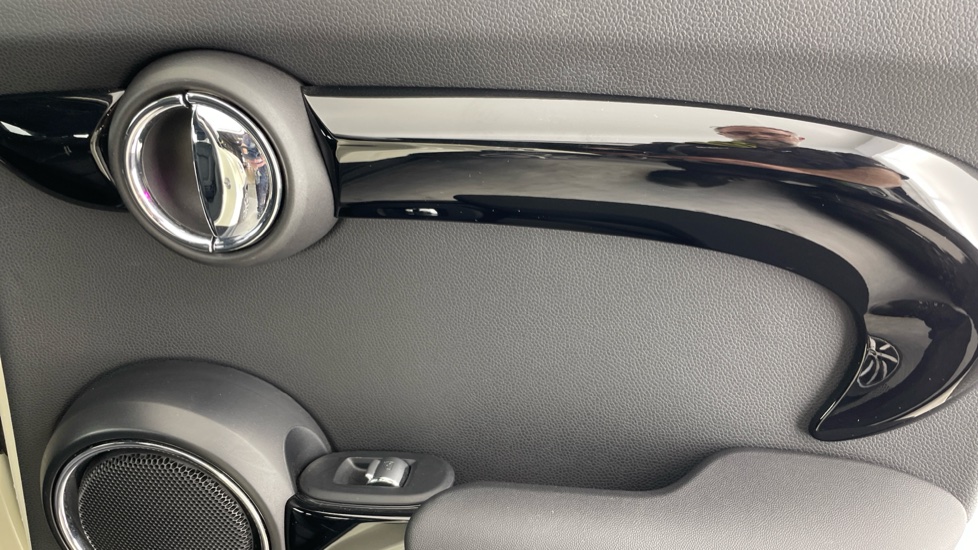 MINI Hatchback 2.0 Cooper S Exclusive II 5dr [Comfort Pack] Petrol Hatchback - Image 46
