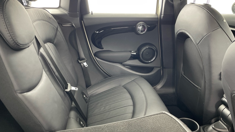 MINI Hatchback 2.0 Cooper S Exclusive II 5dr [Comfort Pack] Petrol Hatchback - Image 50