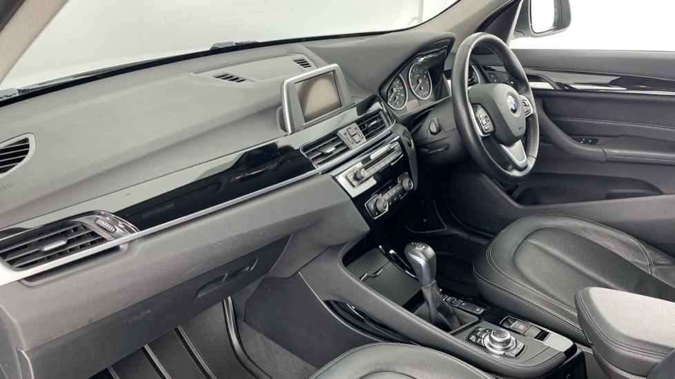 BMW X1 xDrive 20i xLine 5dr Step Auto Petrol Estate - Image 7