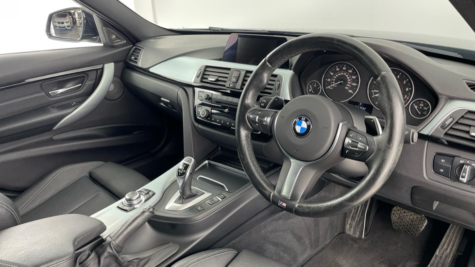 BMW 3 Series 320i xDrive M Sport 5dr Step Auto Petrol Estate - Image 6