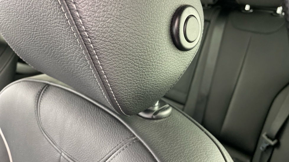 BMW 3 Series 320i xDrive M Sport 5dr Step Auto Petrol Estate - Image 29
