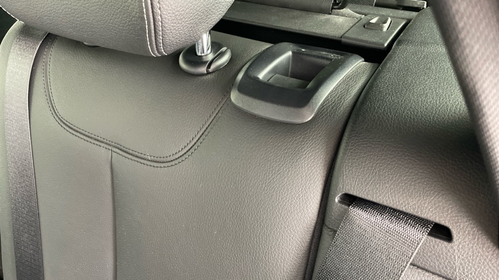 BMW 3 Series 320i xDrive M Sport 5dr Step Auto Petrol Estate - Image 38