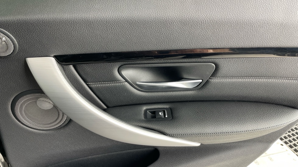 BMW 3 Series 320i xDrive M Sport 5dr Step Auto Petrol Estate - Image 49