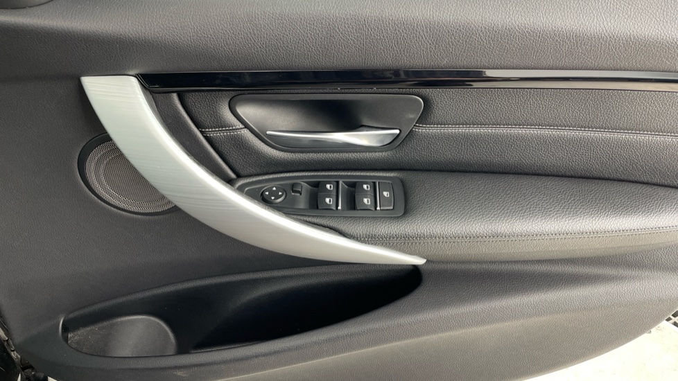 BMW 3 Series 320i xDrive M Sport 5dr Step Auto Petrol Estate - Image 54