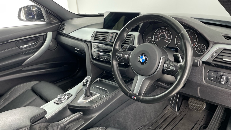BMW 3 Series 320d xDrive M Sport 5dr Step Auto Diesel Estate - Image 6