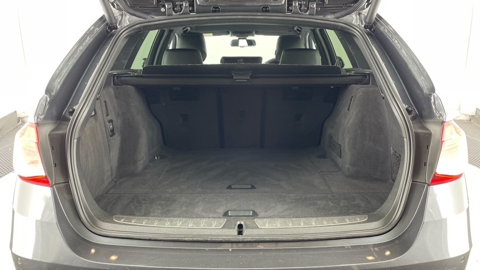 BMW 3 Series 320d xDrive M Sport 5dr Step Auto Diesel Estate - Image 13