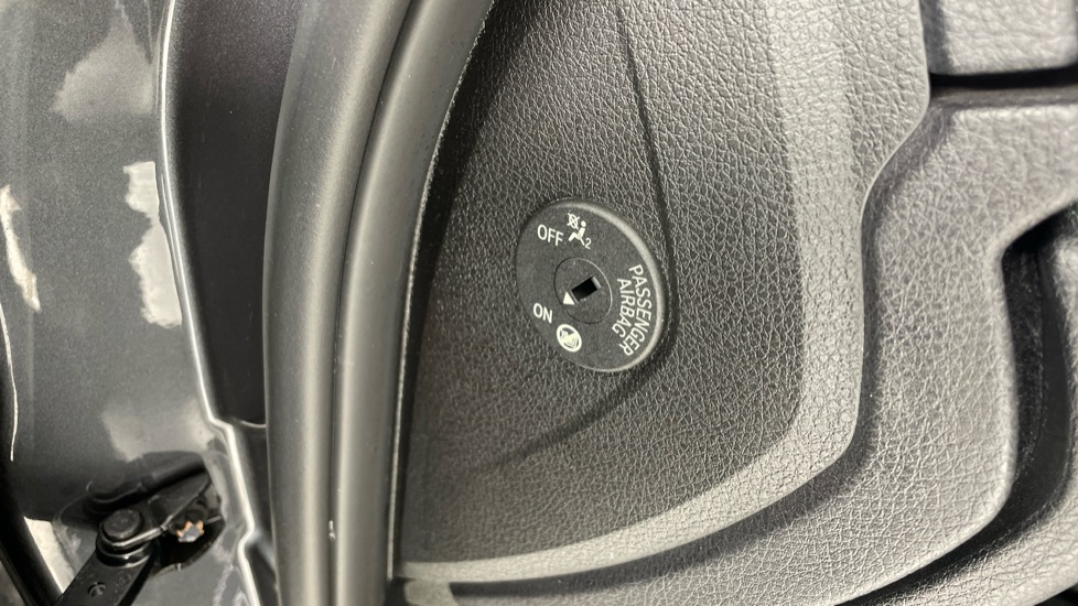 BMW 3 Series 320d xDrive M Sport 5dr Step Auto Diesel Estate - Image 30