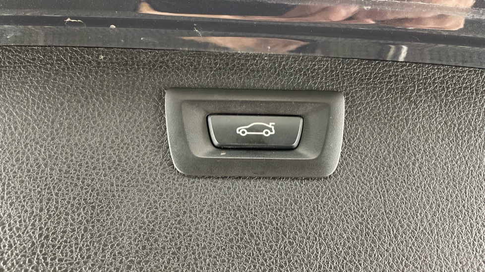 BMW 3 Series 320d xDrive M Sport 5dr Step Auto Diesel Estate - Image 44