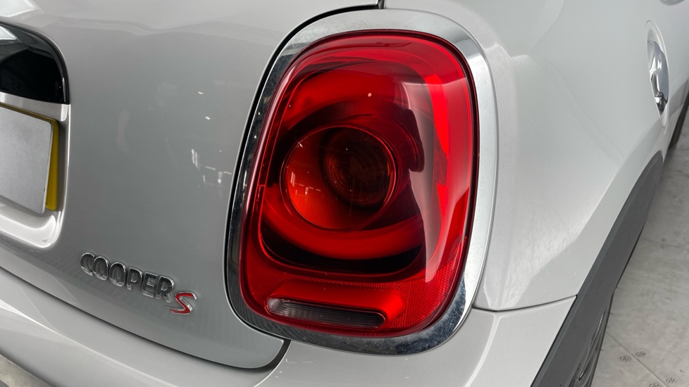 MINI Hatchback 2.0 Cooper S 3dr Petrol Hatchback - Image 22