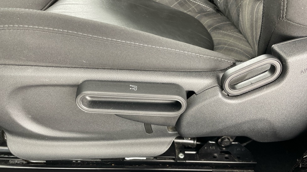 MINI Hatchback 2.0 Cooper S 3dr Petrol Hatchback - Image 28
