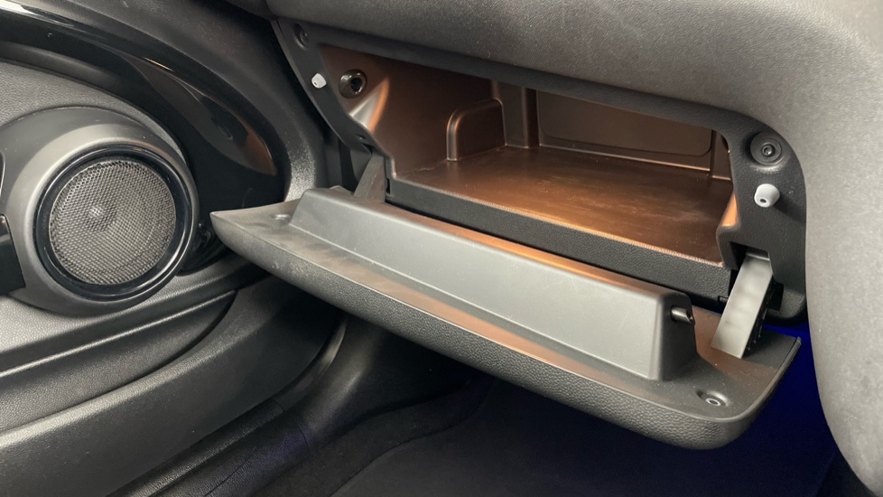 MINI Hatchback 2.0 Cooper S 3dr Petrol Hatchback - Image 66