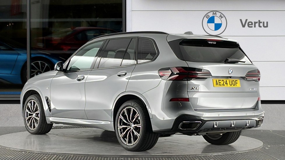BMW X5 xDrive30d MHT M Sport 5dr Auto Diesel Estate - Image 2
