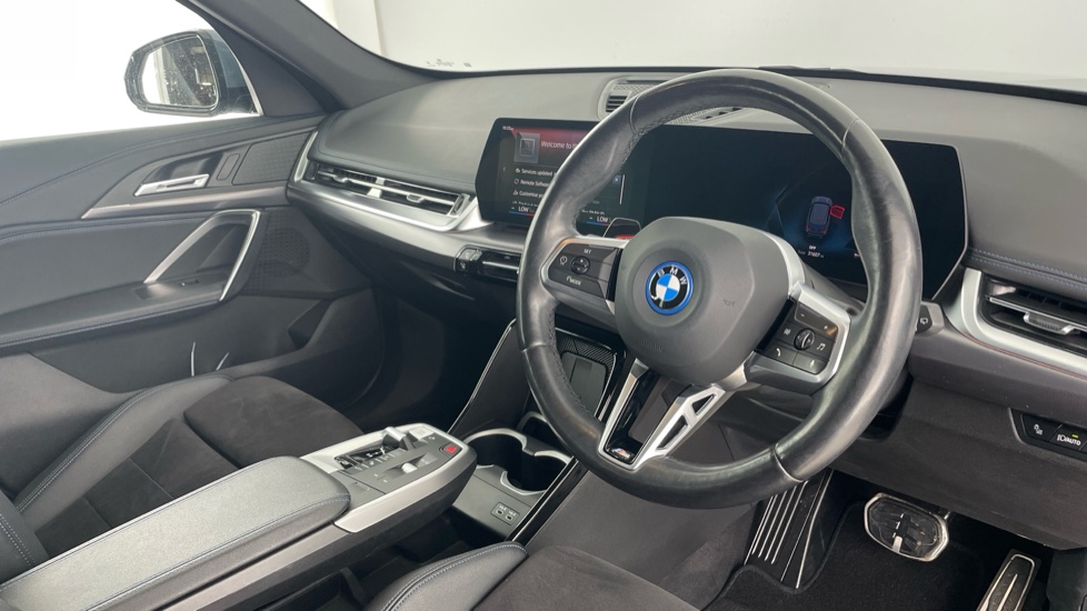 BMW iX1 230kW xDrive30 M Sport 65kWh 5dr Auto Electric Estate - Image 6