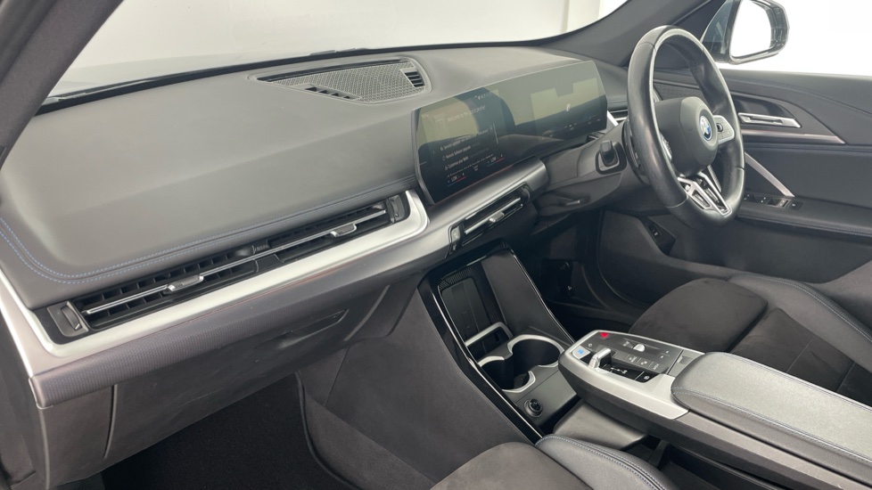 BMW iX1 230kW xDrive30 M Sport 65kWh 5dr Auto Electric Estate - Image 7