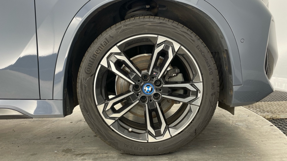 BMW iX1 230kW xDrive30 M Sport 65kWh 5dr Auto Electric Estate - Image 14