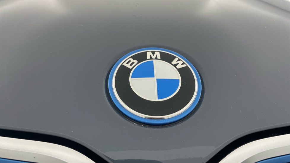 BMW iX1 230kW xDrive30 M Sport 65kWh 5dr Auto Electric Estate - Image 24