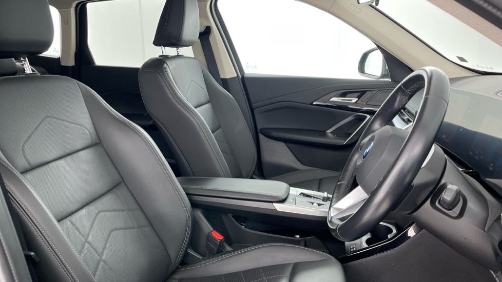 BMW iX1 230kW xDrive30 xLine 65kWh 5dr Auto Electric Estate - Image 11
