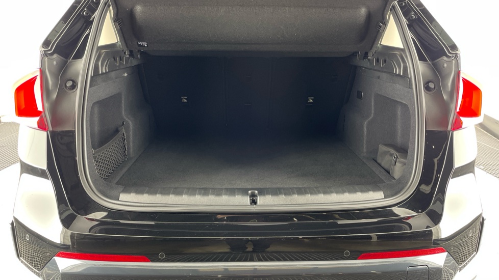 BMW iX1 230kW xDrive30 xLine 65kWh 5dr Auto Electric Estate - Image 13