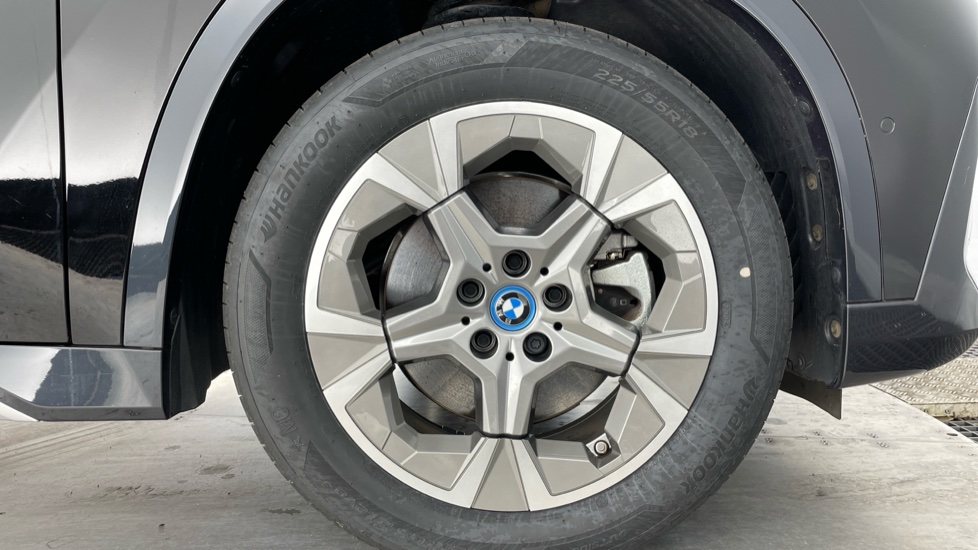 BMW iX1 230kW xDrive30 xLine 65kWh 5dr Auto Electric Estate - Image 14