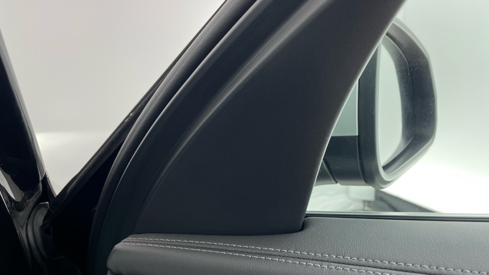 BMW iX1 230kW xDrive30 xLine 65kWh 5dr Auto Electric Estate - Image 20