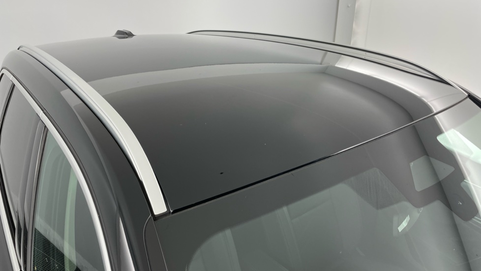 BMW iX1 230kW xDrive30 xLine 65kWh 5dr Auto Electric Estate - Image 21