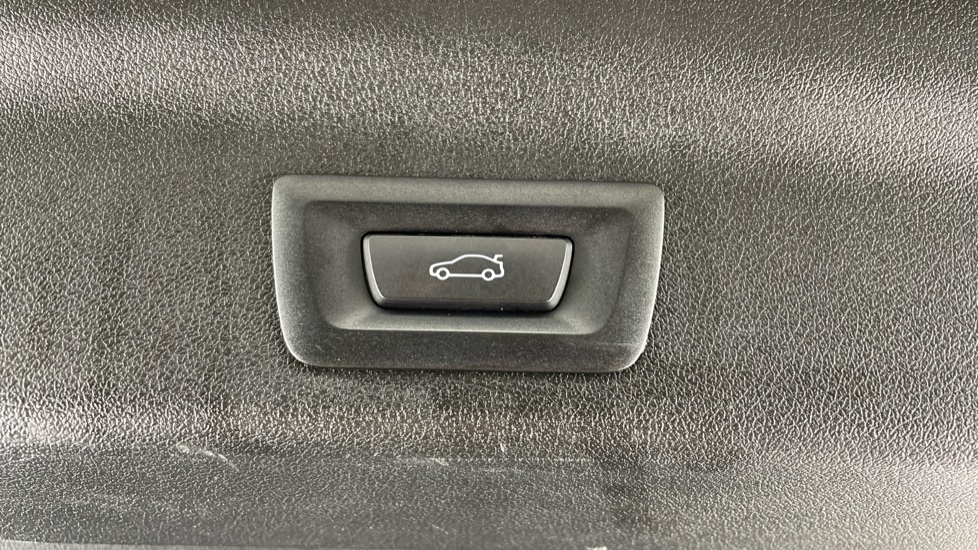 BMW iX1 230kW xDrive30 xLine 65kWh 5dr Auto Electric Estate - Image 42