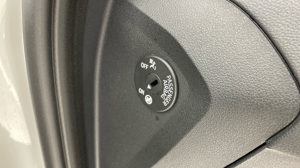BMW 1 Series M135i xDrive 5dr Step Auto Petrol Hatchback - Image 30
