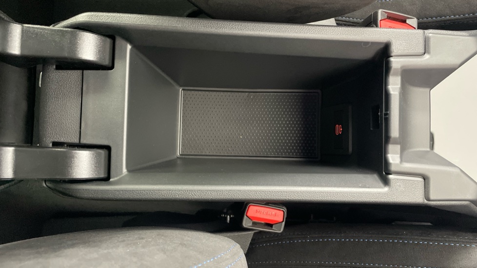 BMW 1 Series M135i xDrive 5dr Step Auto [Pro Pack] Petrol Hatchback - Image 57