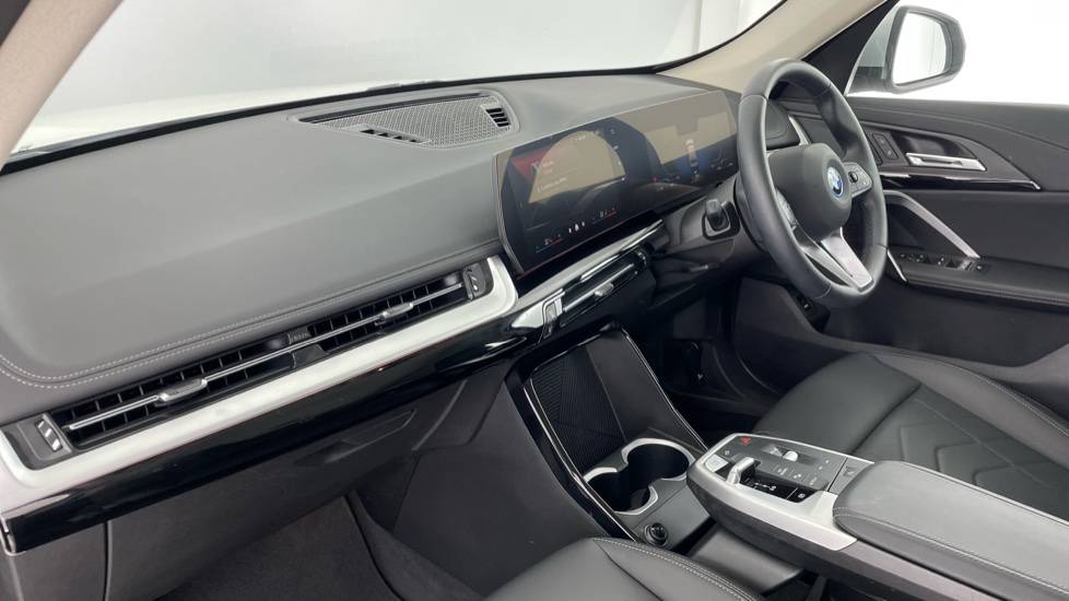 BMW iX1 230kW xDrive30 xLine 65kWh 5dr Auto Electric Estate - Image 7