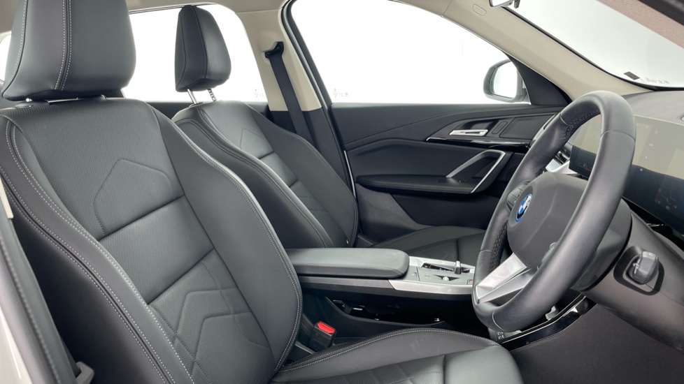 BMW iX1 230kW xDrive30 xLine 65kWh 5dr Auto Electric Estate - Image 11