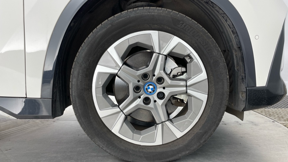 BMW iX1 230kW xDrive30 xLine 65kWh 5dr Auto Electric Estate - Image 14