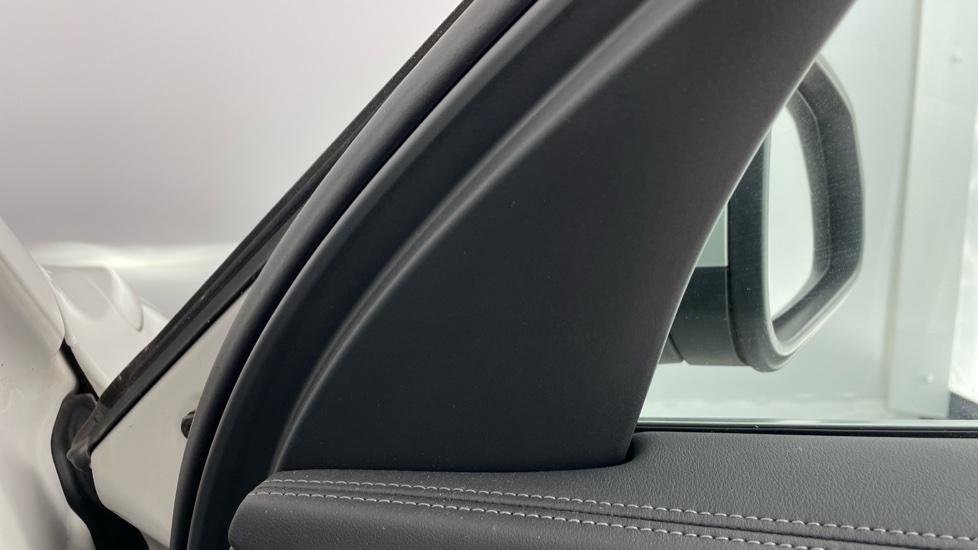 BMW iX1 230kW xDrive30 xLine 65kWh 5dr Auto Electric Estate - Image 20