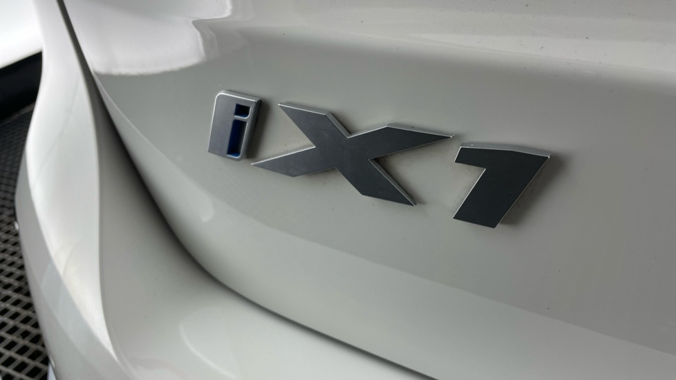 BMW iX1 230kW xDrive30 xLine 65kWh 5dr Auto Electric Estate - Image 43