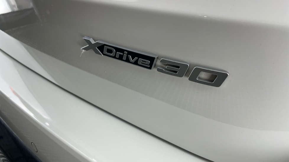 BMW iX1 230kW xDrive30 xLine 65kWh 5dr Auto Electric Estate - Image 45